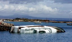 Sunken_Yacht_Duh!95.jpg