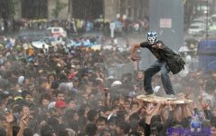 crowdsurf.jpg